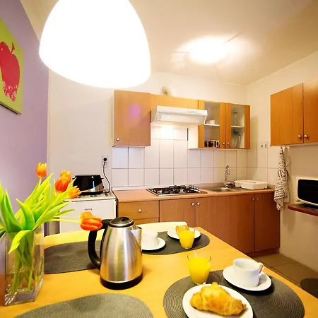 Apartment Sweet With Free Private Parking