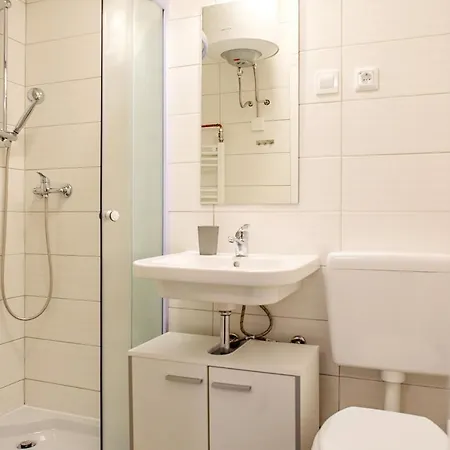 Sweet With Free Private Parking