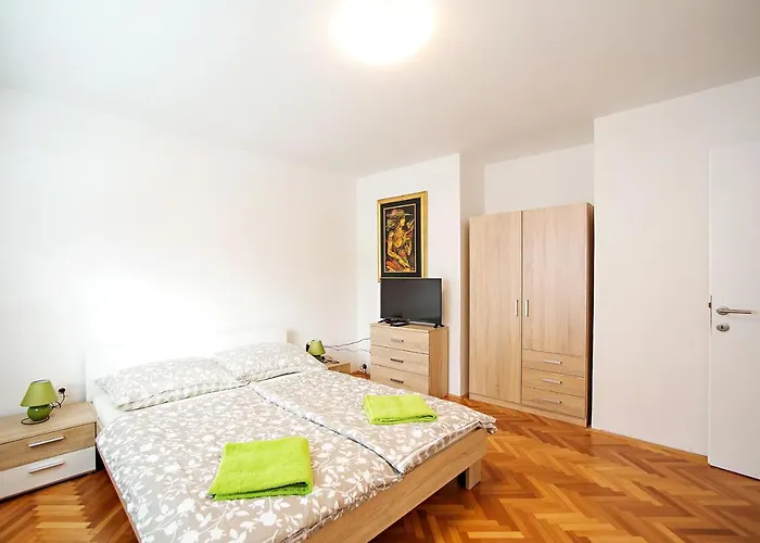 Sweet With Free Private Parking *