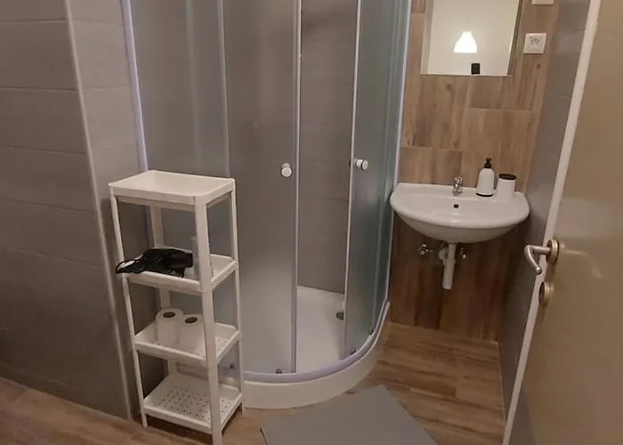 Sweet With Free Private Parking