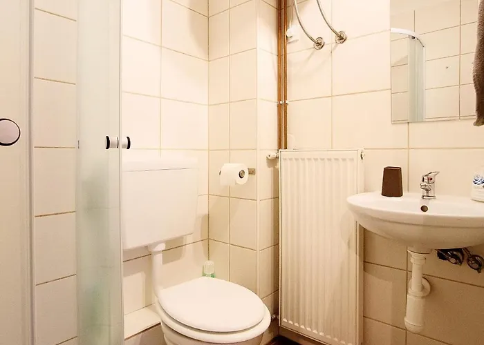 Sweet With Free Private Parking Apartment *